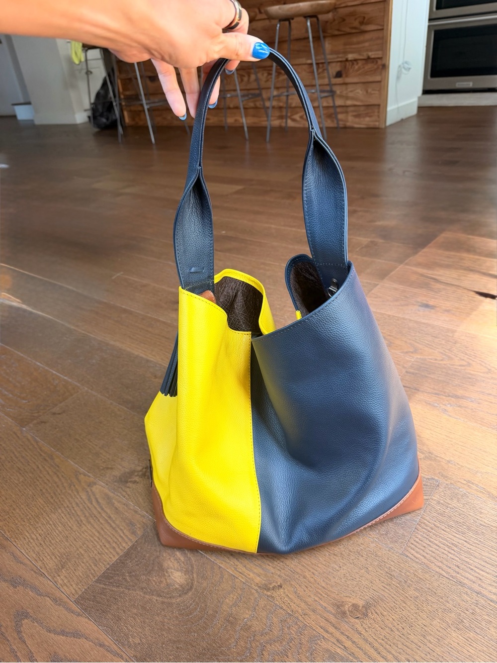 Alejandra’s Leather Robin Tote - Handmade Leather Shoulder Bag